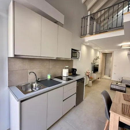 度假居 Charistella